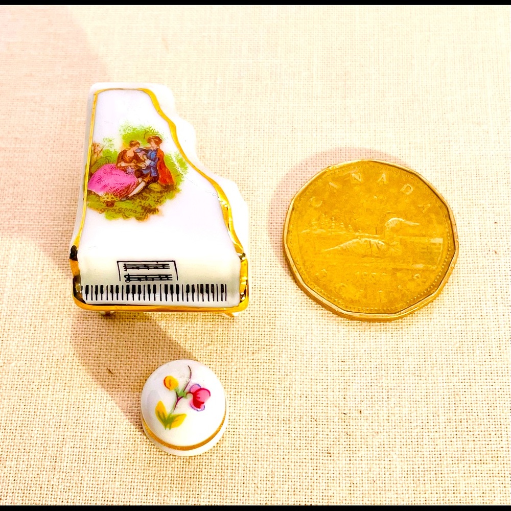 Vtg “Limoges Castel France” hand painted couple porcelain mini piano & stool